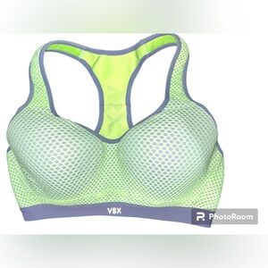 Victoria's Secret VSX Sports Bra Size 34C